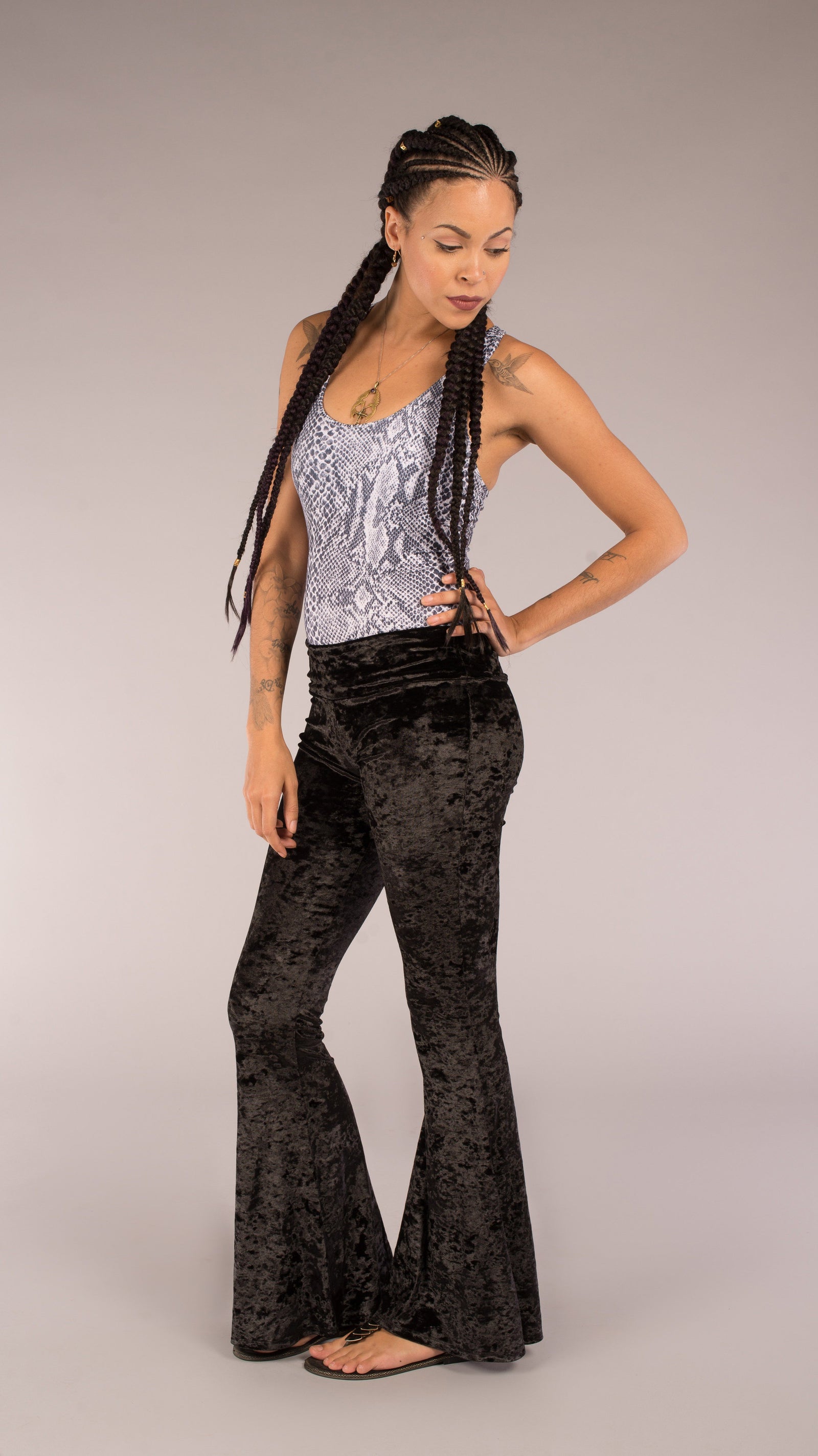 Black velvet bell bottoms online